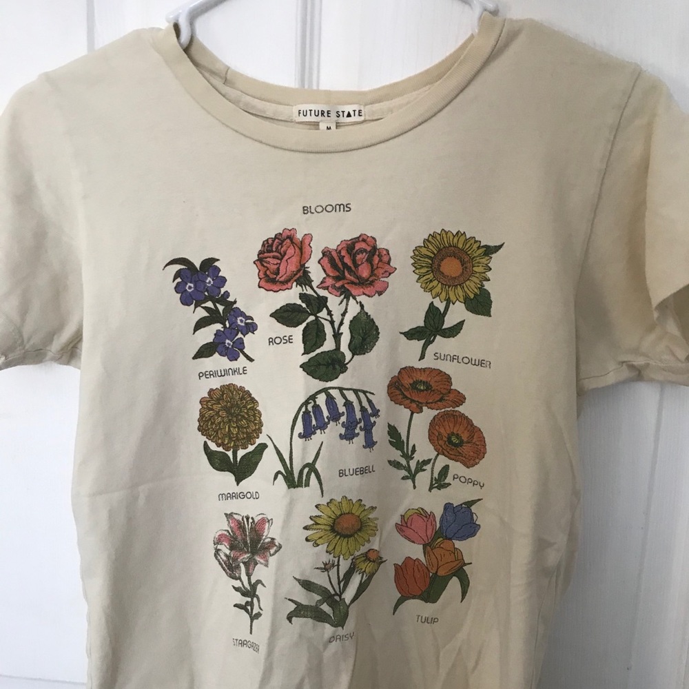 Urban Outfitters Flower Chart T-Shirt Size Medium